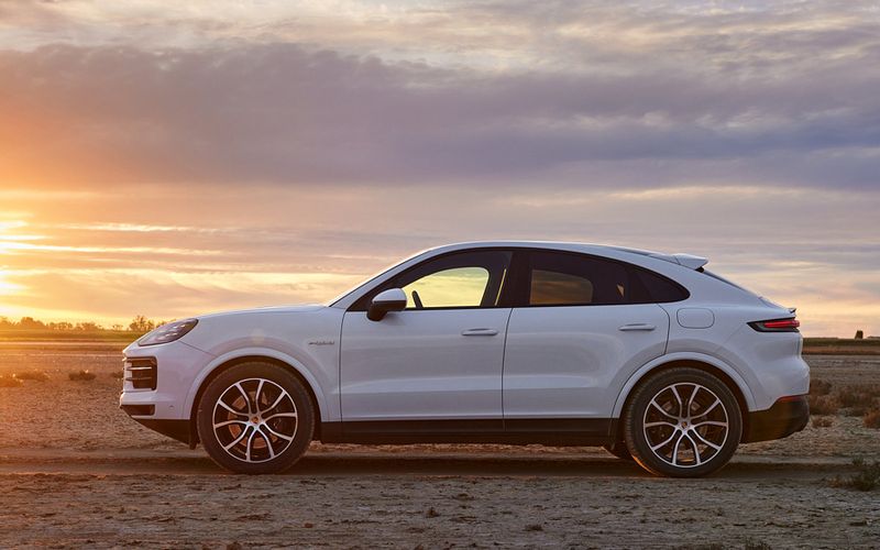 Porsche Cayenne Coupe side