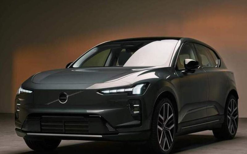 Volvo EX60 Front Three Quarter