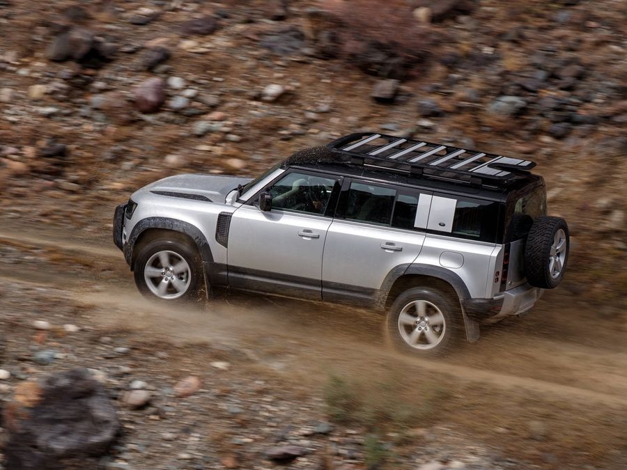 Defender 110 Moving