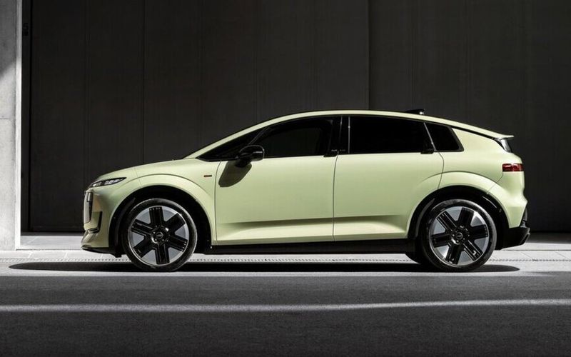 Audi A2 e-tron Side On