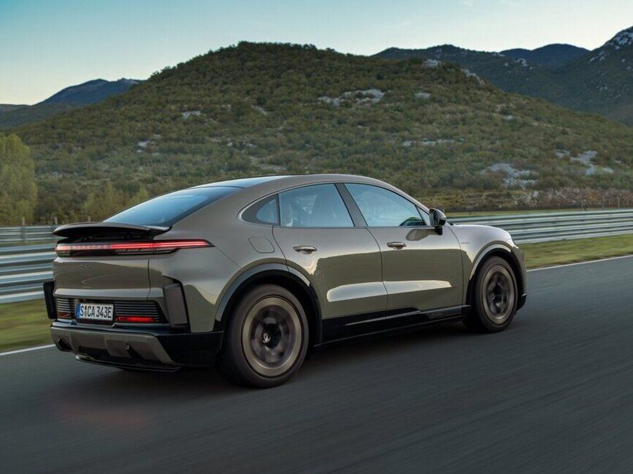 Porsche Cayenne Coupe Electric Moving