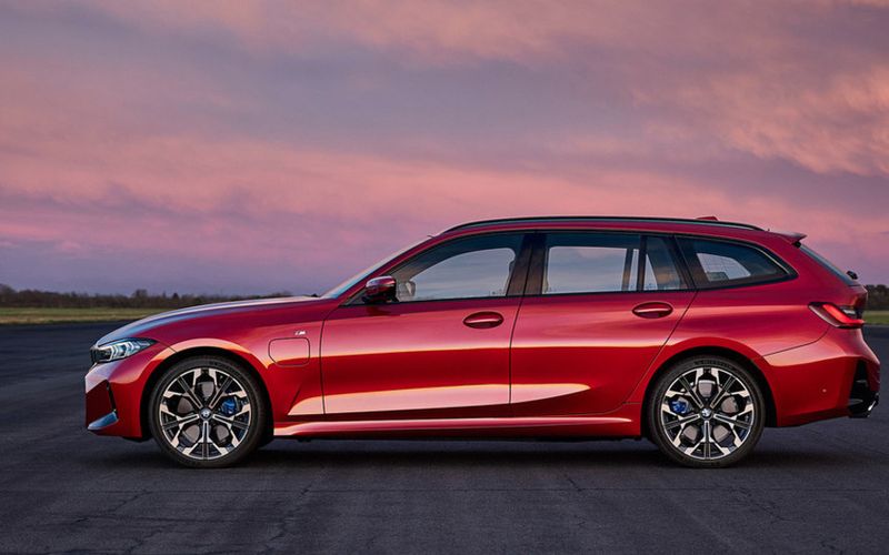 BMW 3 Series Touring Side