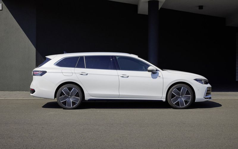 Volkswagen Passat Side Profile