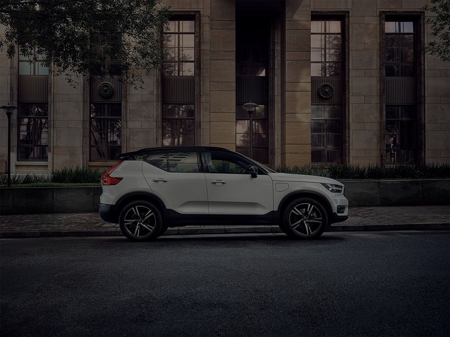 Volvo XC40 White Side
