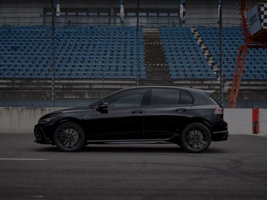 Volkswagen Golf Stationary