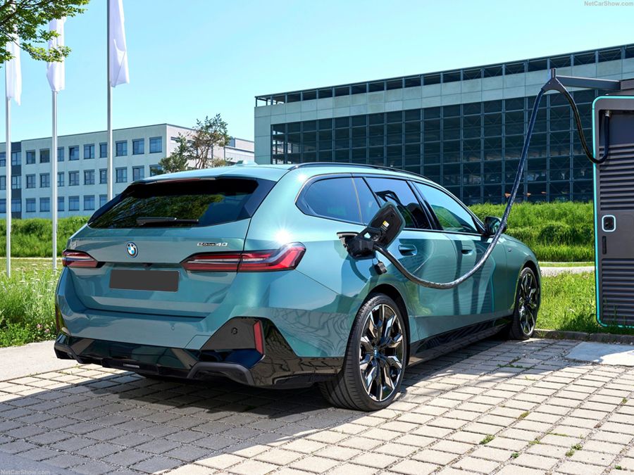 BMW i5 Touring