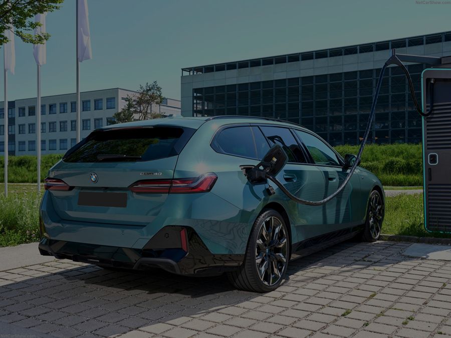 BMW i5 Touring charging rear