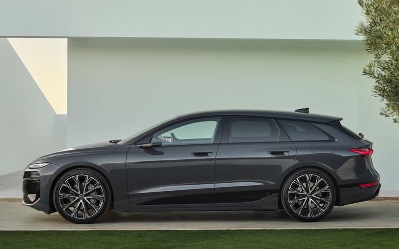 Audi A6 e-tron Avant side
