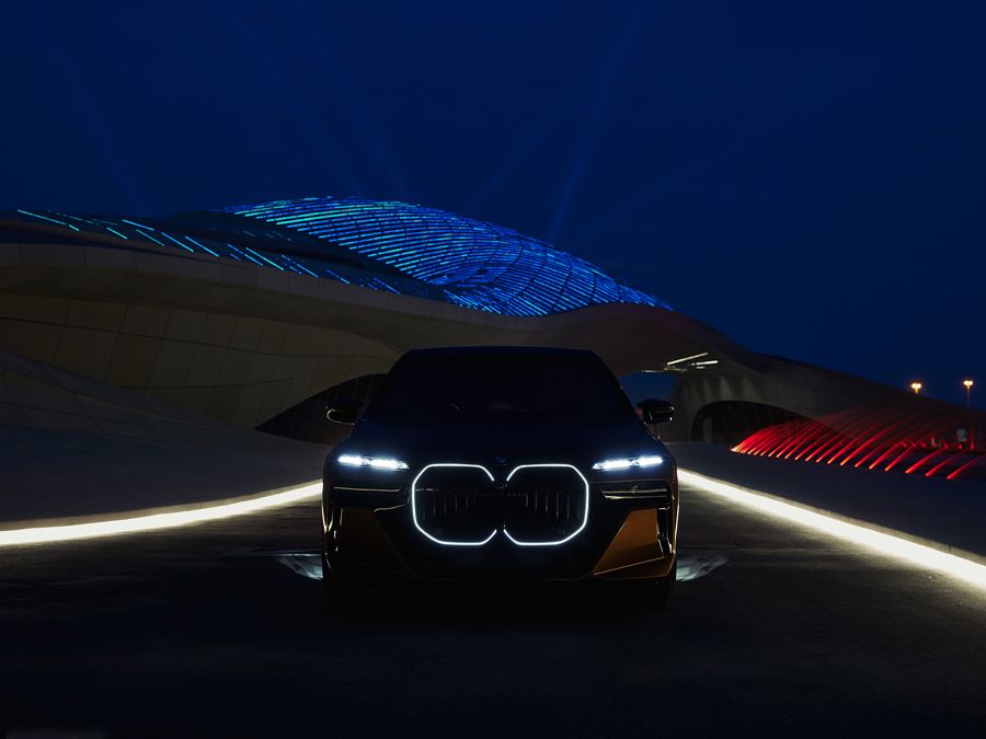 BMW i7