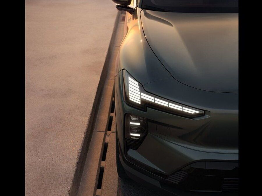 Volvo EX60 Headlight