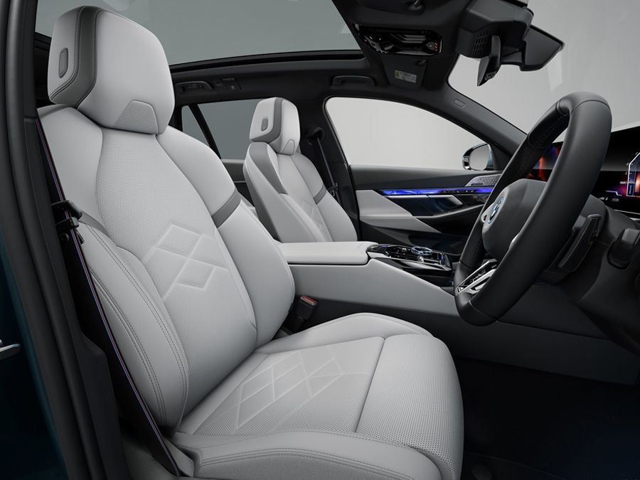 BMW i5 Touring interior