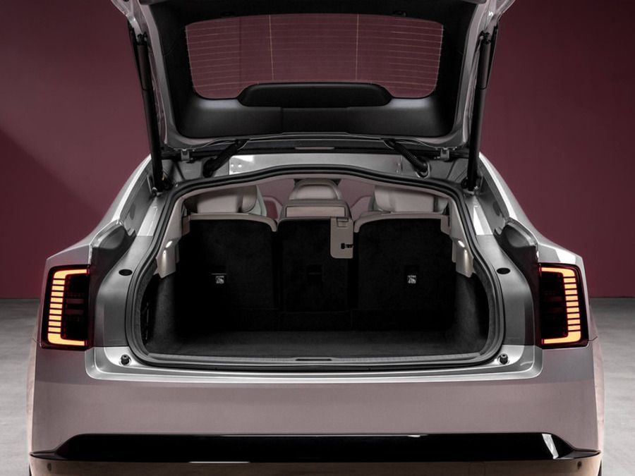 Volvo ES90 Boot Space