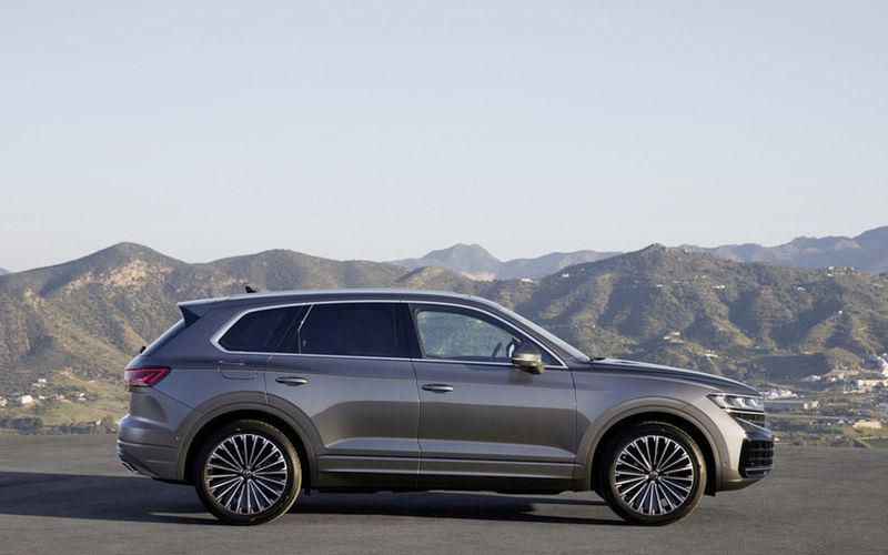 Volkswagen Touareg Side Profile