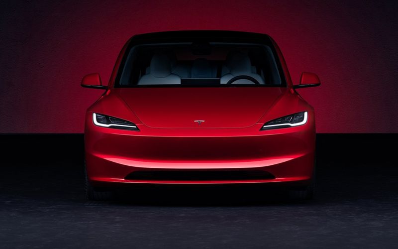 Tesla Model 3 Saloon