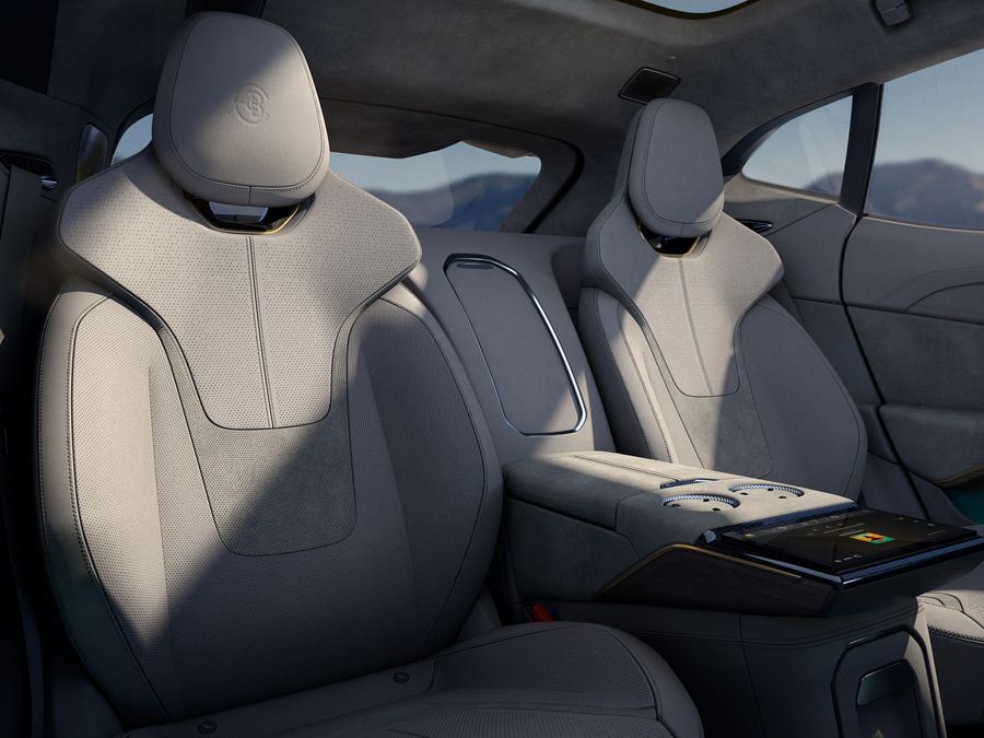 Lotus Eletre Interior