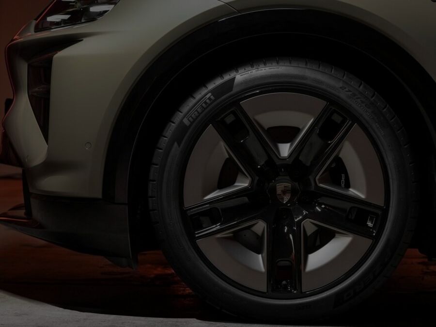 Porsche Cayenne Coupe Electric Alloy Wheel