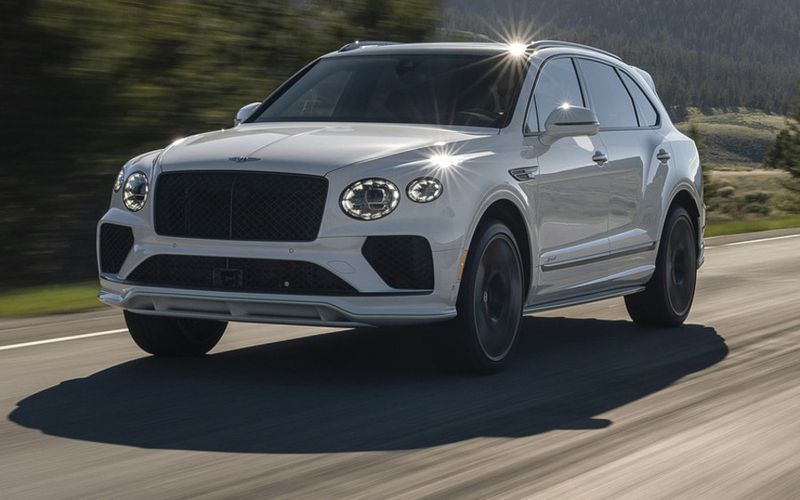 Bentley Bentayga Moving